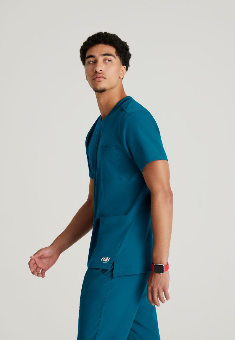 SKECHERS MALE THESIS THREE POCKET, ROUNDED NECKLINE SCRUB TOP | Bahama